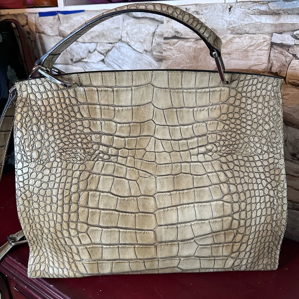 Claudia Firenze Genuine Italian Leather Croc Embossed Turnlock Flap Bag - Picture 6 of 13